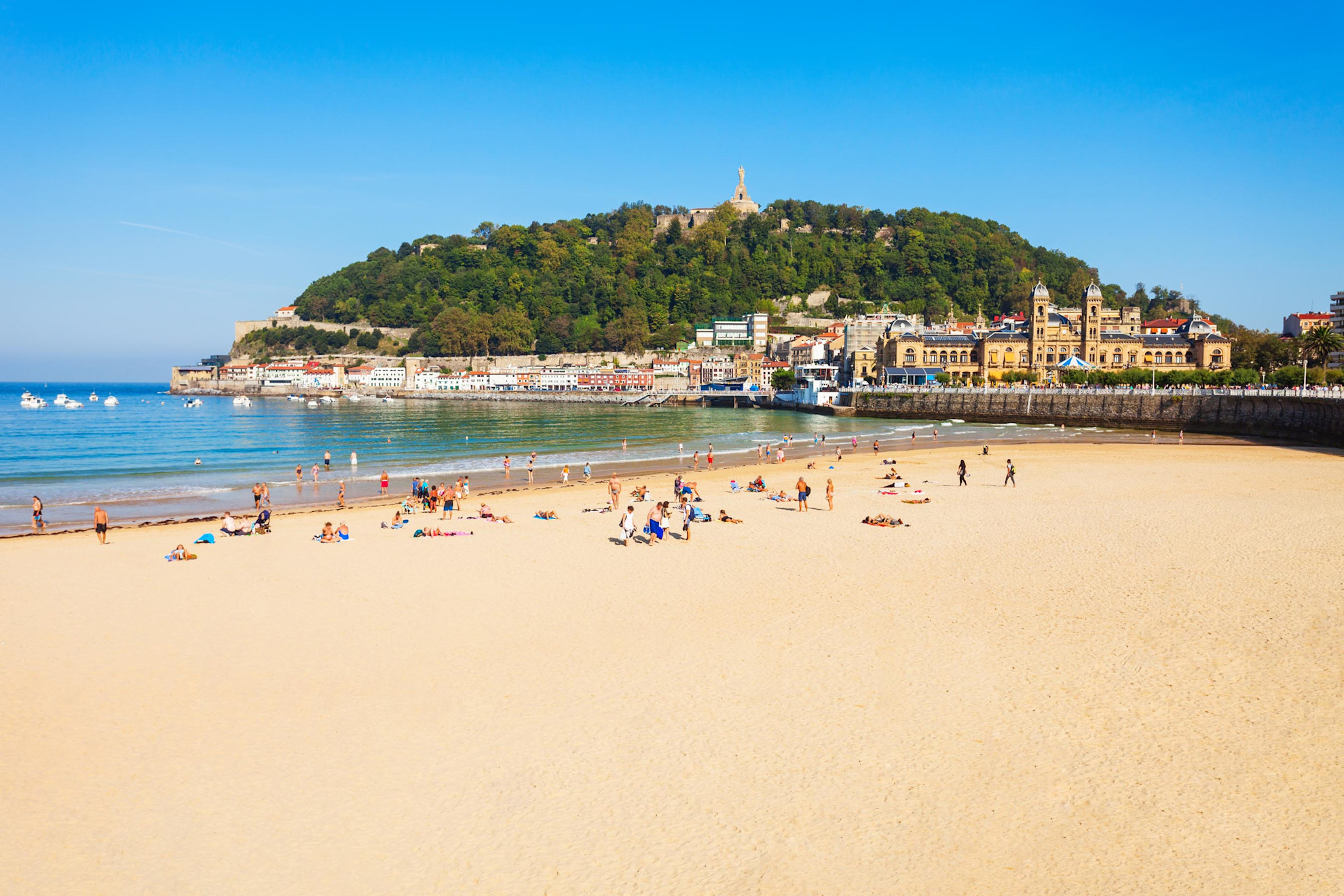 La Concha beach in San Sebastián © AdobeStock