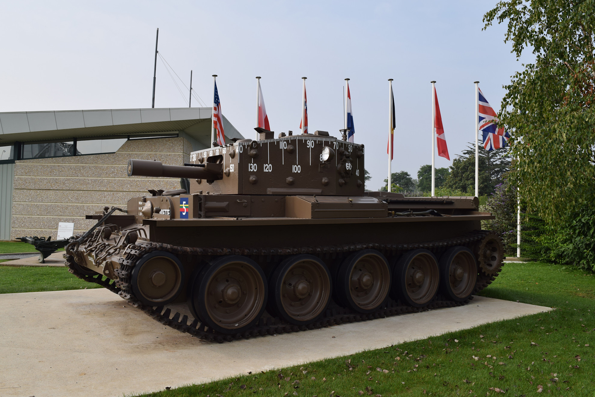 Tank outside Pegasus Memorial © Samantha Wills
