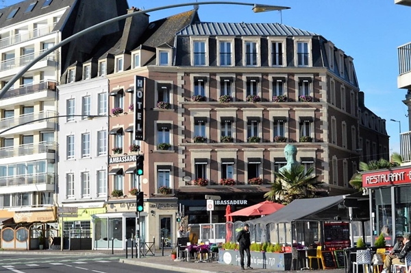 Ambassadeur Hotel