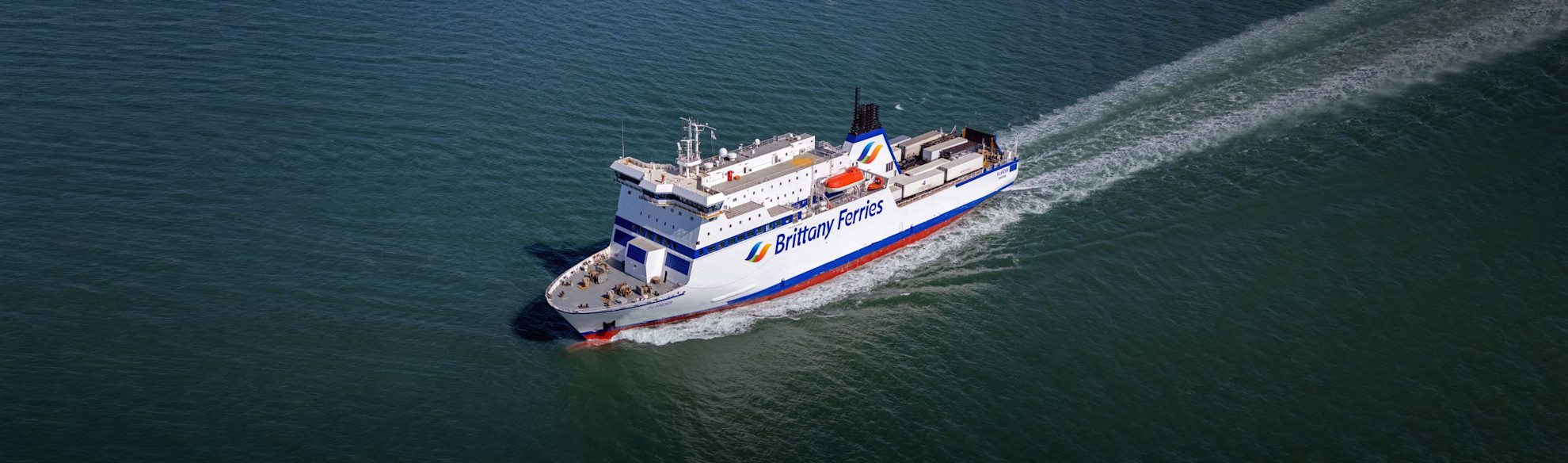 Brittany Ferries 澳洲幸运10十168体彩开奖网' Islander ship at sea