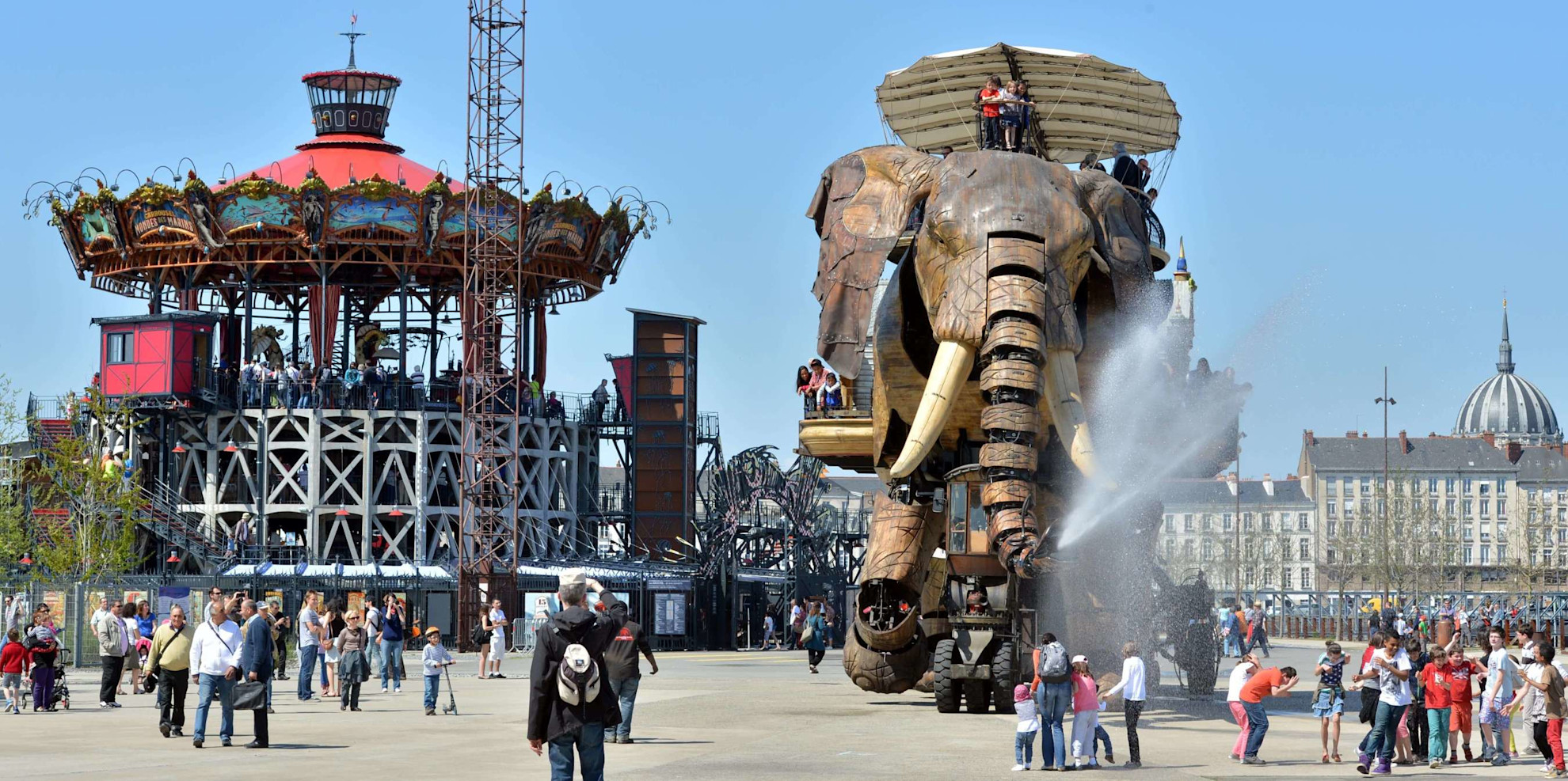 A view of the elephant and the carousel in Nantes