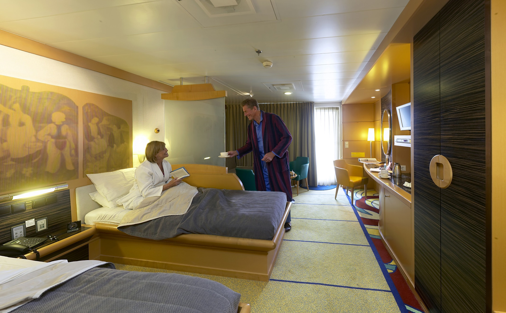 4 berth Commodore luxury cabin on board Pont-Aven