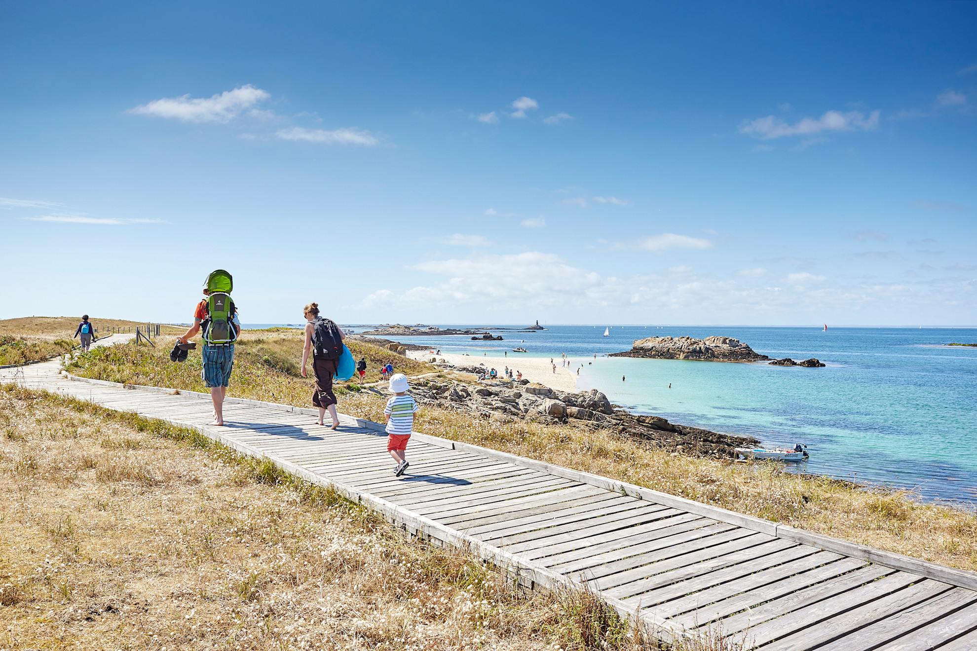 Stunning coastal walk in the Glenan archipelago © Alexandre Lamoureux, BRTC