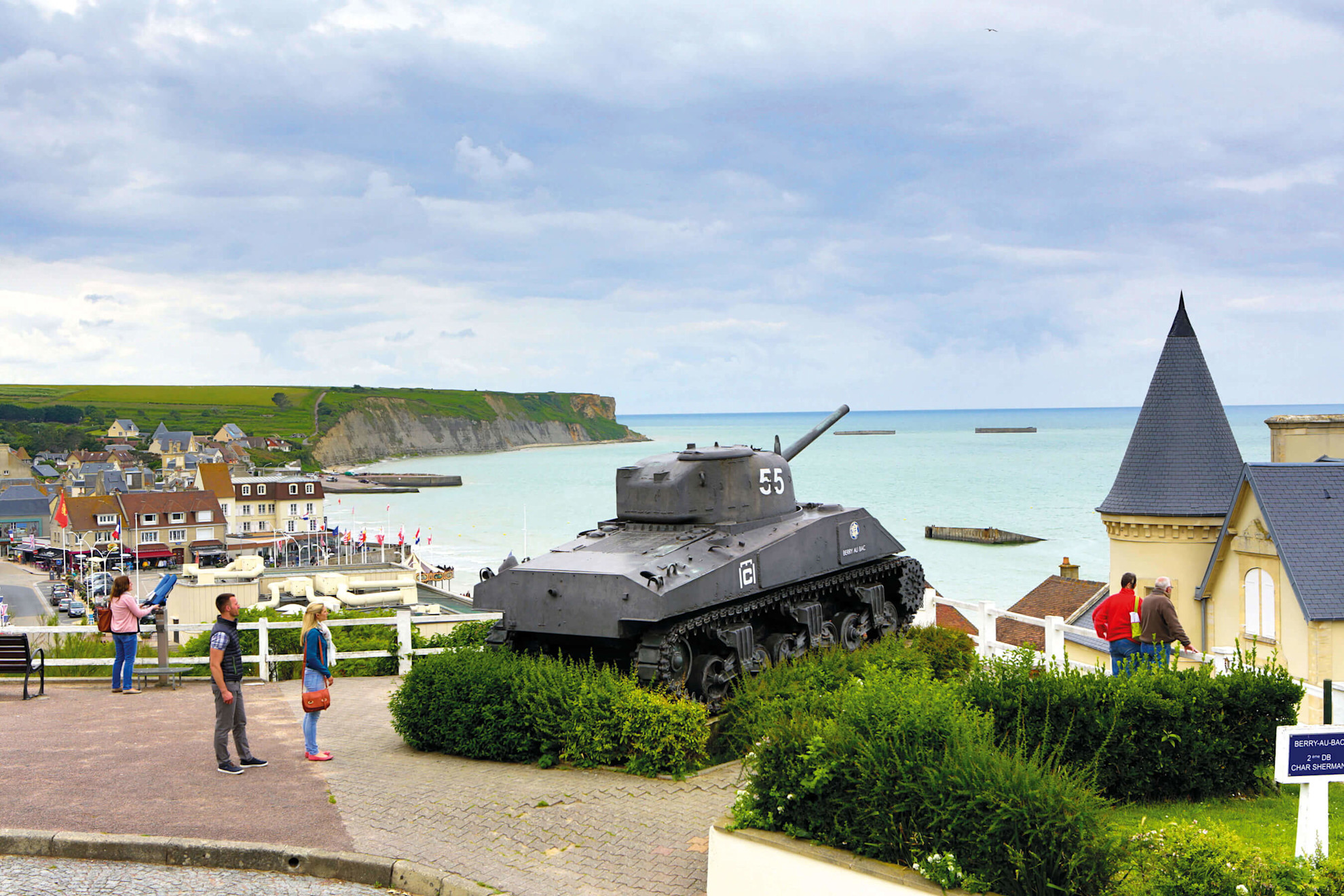 A Glimpse of D-Day tour - A tank on the D Day beaches of Arromanches 