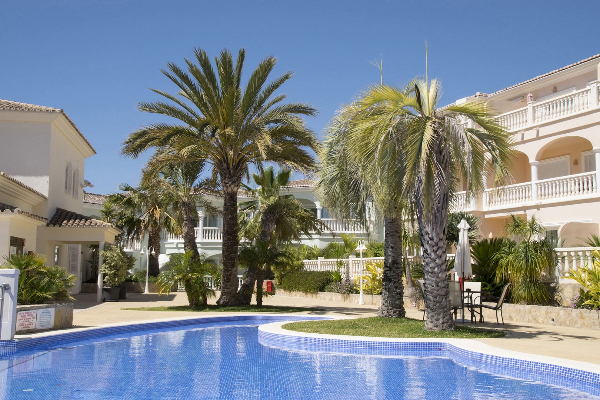 Parques Casablanca, Benissa is an impressive, top of the range gated complex just inland from the coast